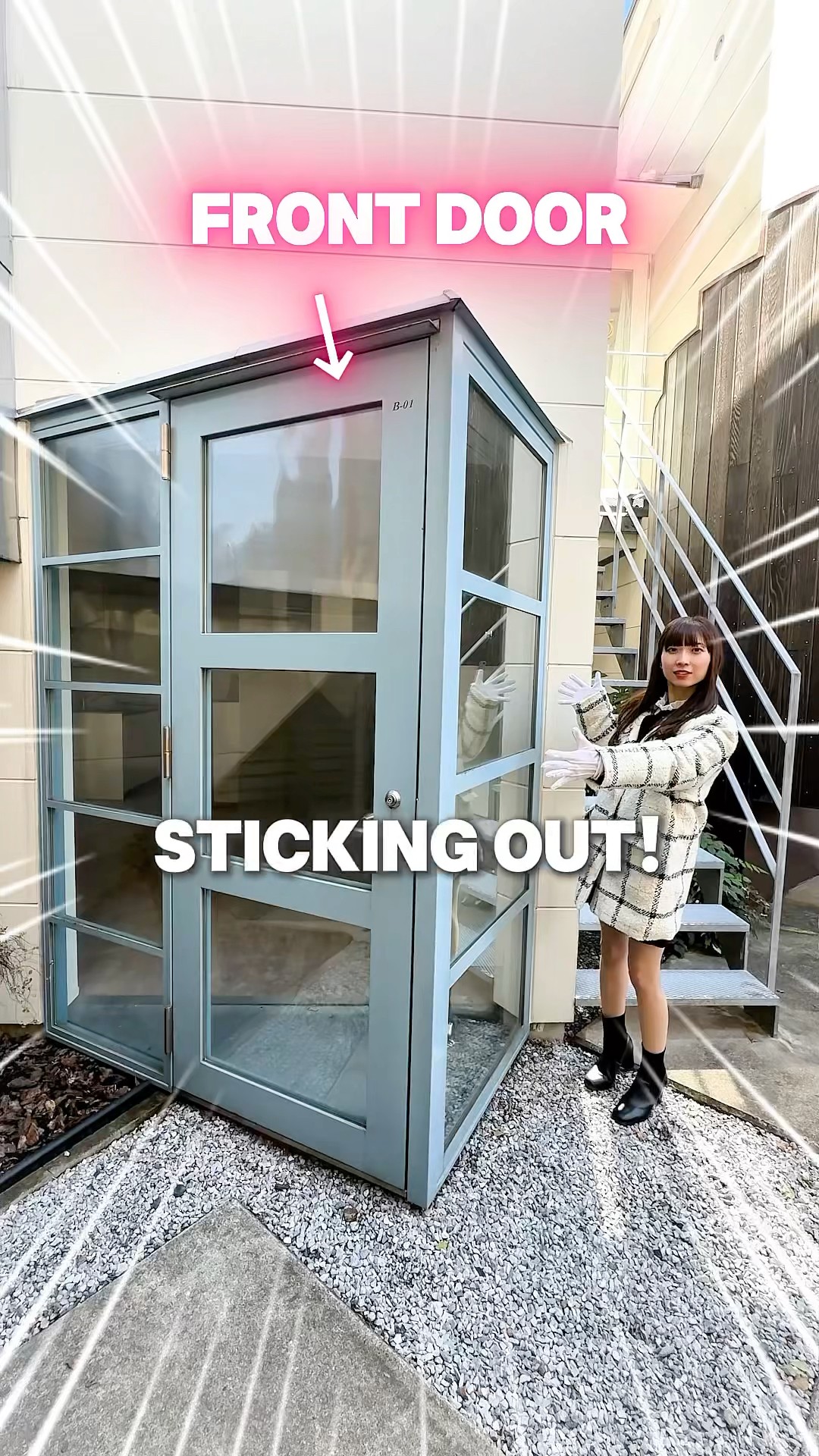 ●OUR HOUSE ミドル What! The front door sticks out!?] Bizarre house tour that