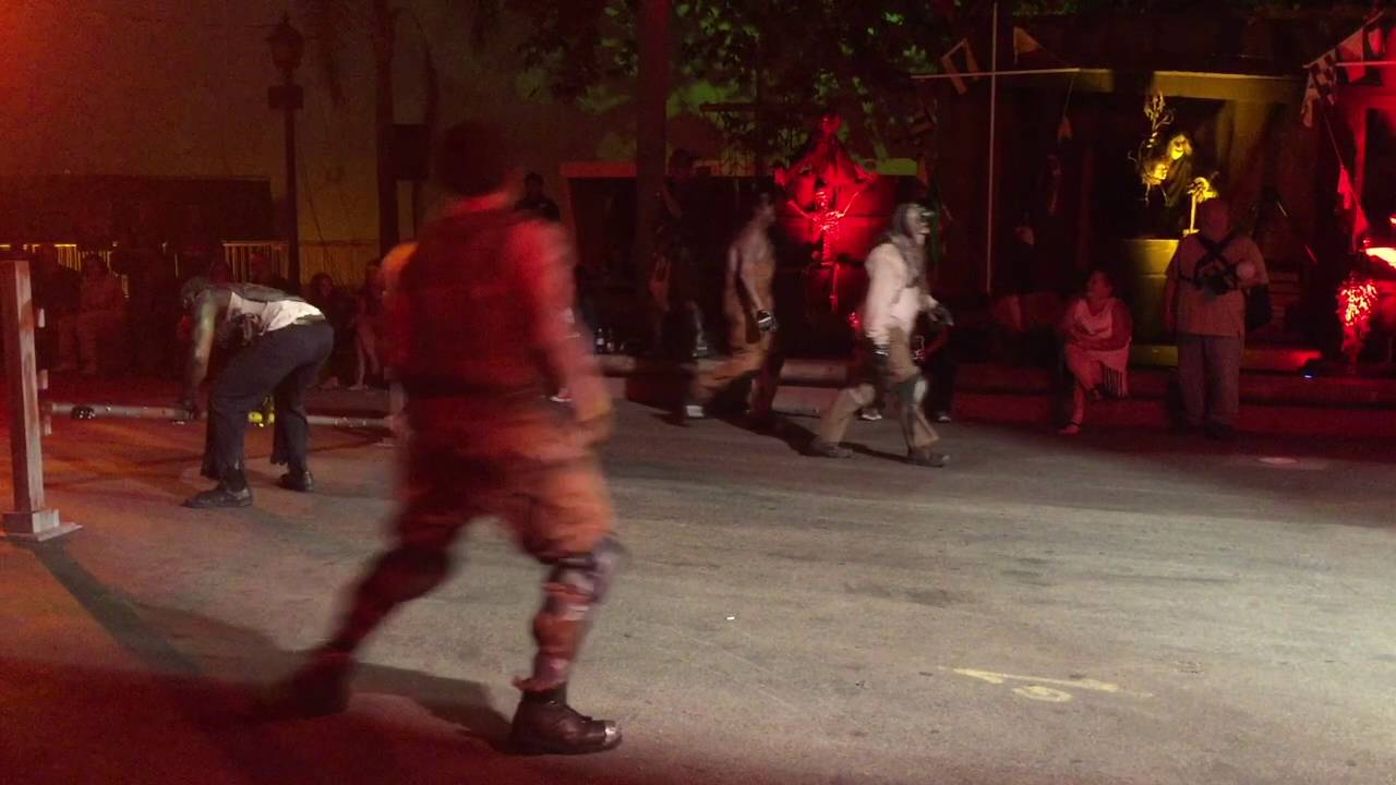 Dark Harbor Knee Pad Sliding