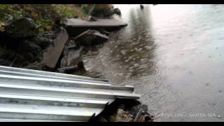 behind tide wall 4K