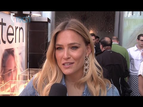 הבאזז בר רפאלי מדברת על החתונה הקרבה ועל השלדים שבארון 