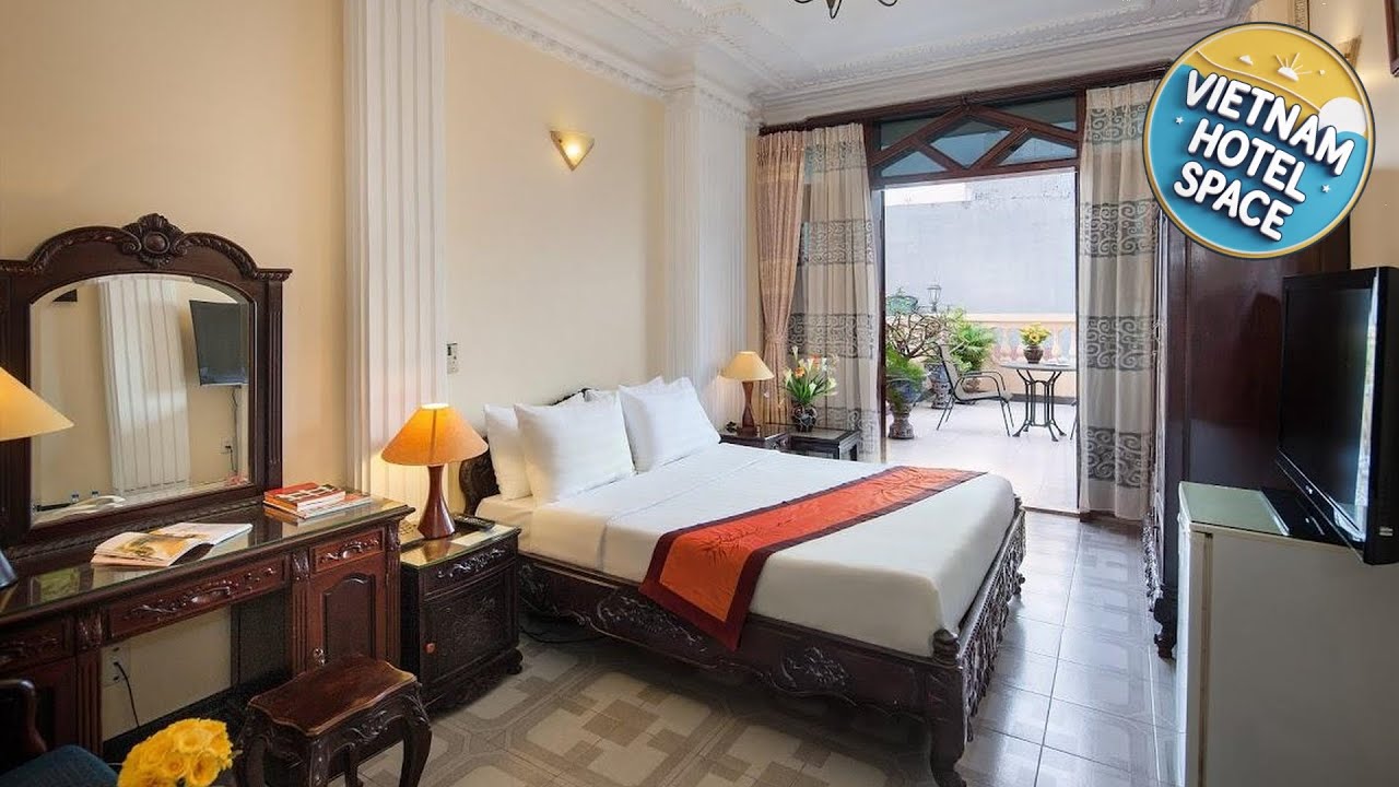 Lucky Central Hotel & Travel | Hanoi, Vietnam | Hotel Review 🏩