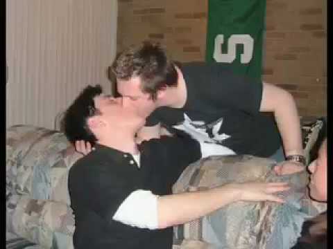 KISSING MEN