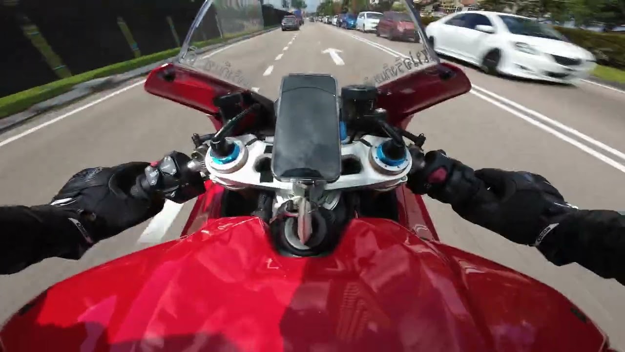 Ducati Panigale V4 Raw Engine Sound
