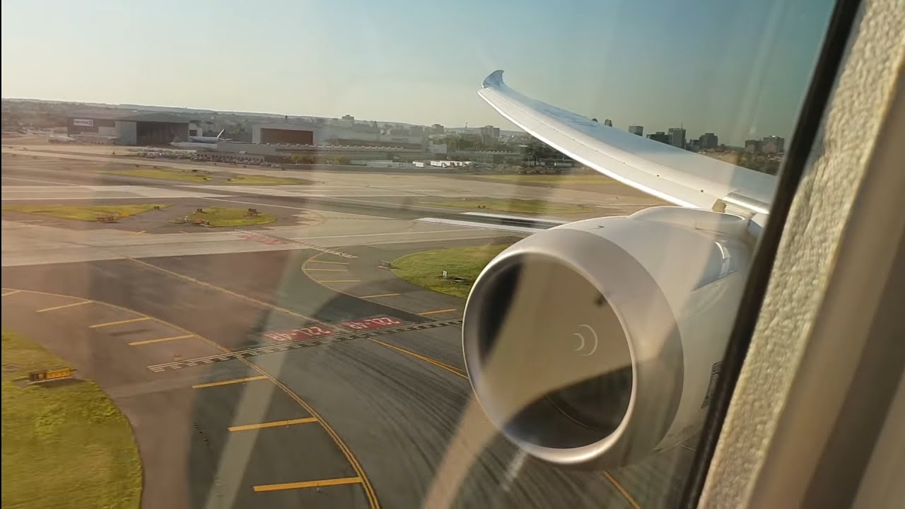 Elal Ramp ELAL 787 DREAMLINER , PERFECT LANDING IN NEWARK AIRPORT AND TAXI IN TO ...