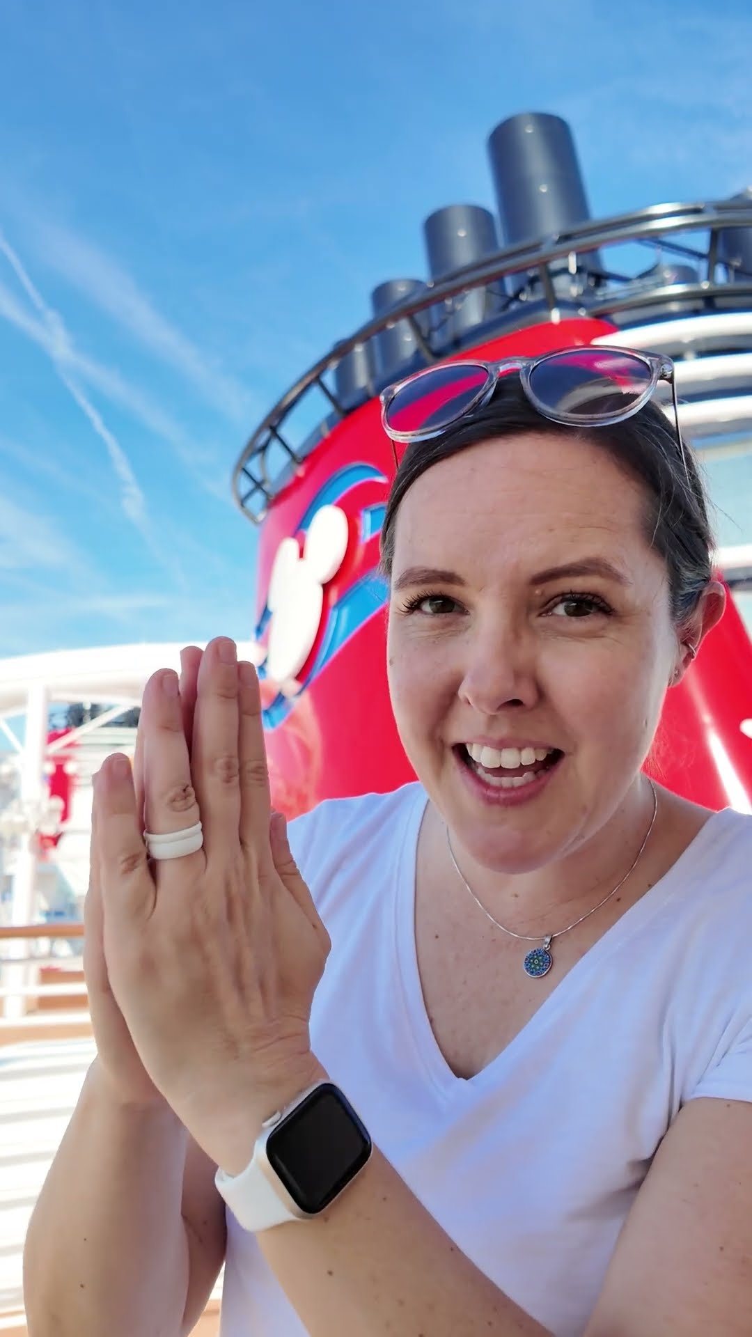 #fun Finger Trick on the #DisneyTreasure - Disney gave us free tickets on this #disneycruiseline