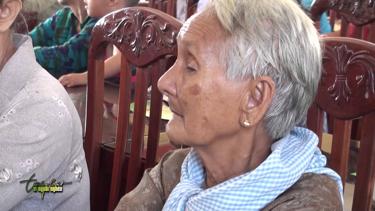 CT THVNN - LM JB Nguyen Sang - VUI XUAN BINH THAN 2016 GIA DINH NGHEO P2 GO CONG - YouTube