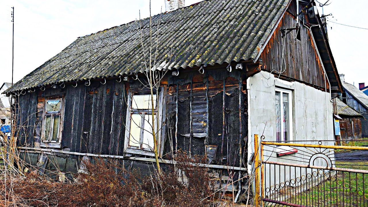 Денвер бумажный дом смех. Зеркальный фасад здания. Дом смеется. Франческа марчано дом со смеющимися окнами. Хайме лорэнте бумажный дом.