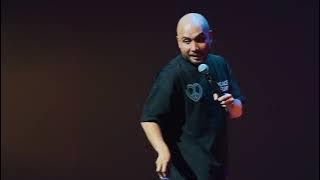 Theres 5 dudes waitin on your girl