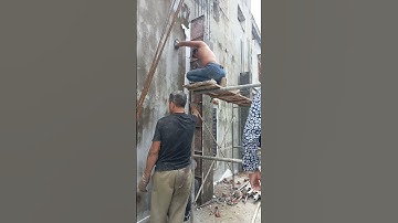 Dỡ cốp pha cột