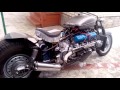мотоцикл с двигателем V8