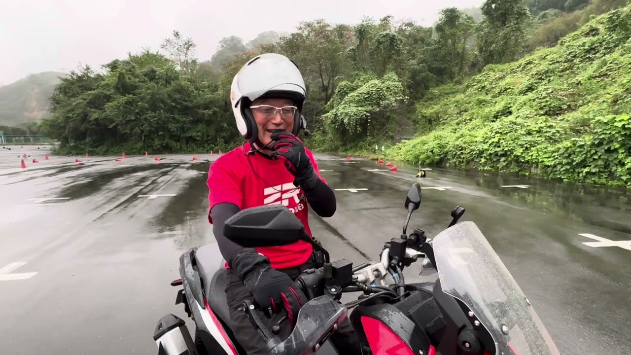 HONDA ADV150 - YouTube