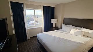 보스턴 매사추세츠주 로건 공항에 위치한 Embassy Suites by Hilton Boston at Logan Airport Suite 909