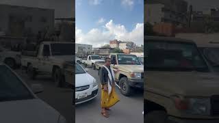 ألان …من قلب الحدث …حشود من قبائل الصبيحة  في أحدى شوارع ‎#عدن …لـ استقبال اللواء ‎#محمود_الصبيحي