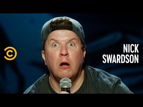 Video: Nick Swardson Neto vrednost: Wiki, poročen, družina, poroka, plača, bratje in sestre