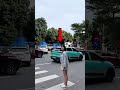 Tôi vẫn đứng đây 3 tiếng r nháaa