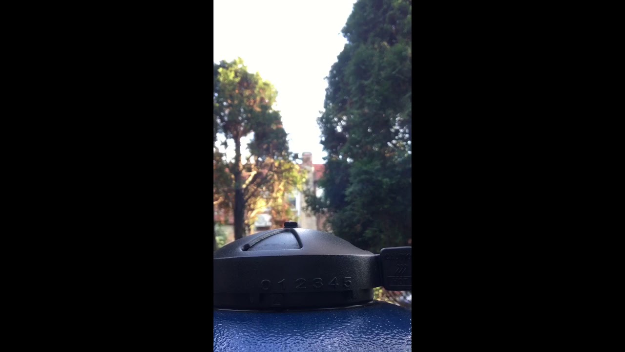 Thin blue smoke from an Akorn Kamado @ 225f