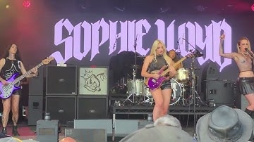 Sophie Lloyd featuring Marisa Rodriguez