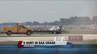 6 people injured after small plane crashes at EAA show