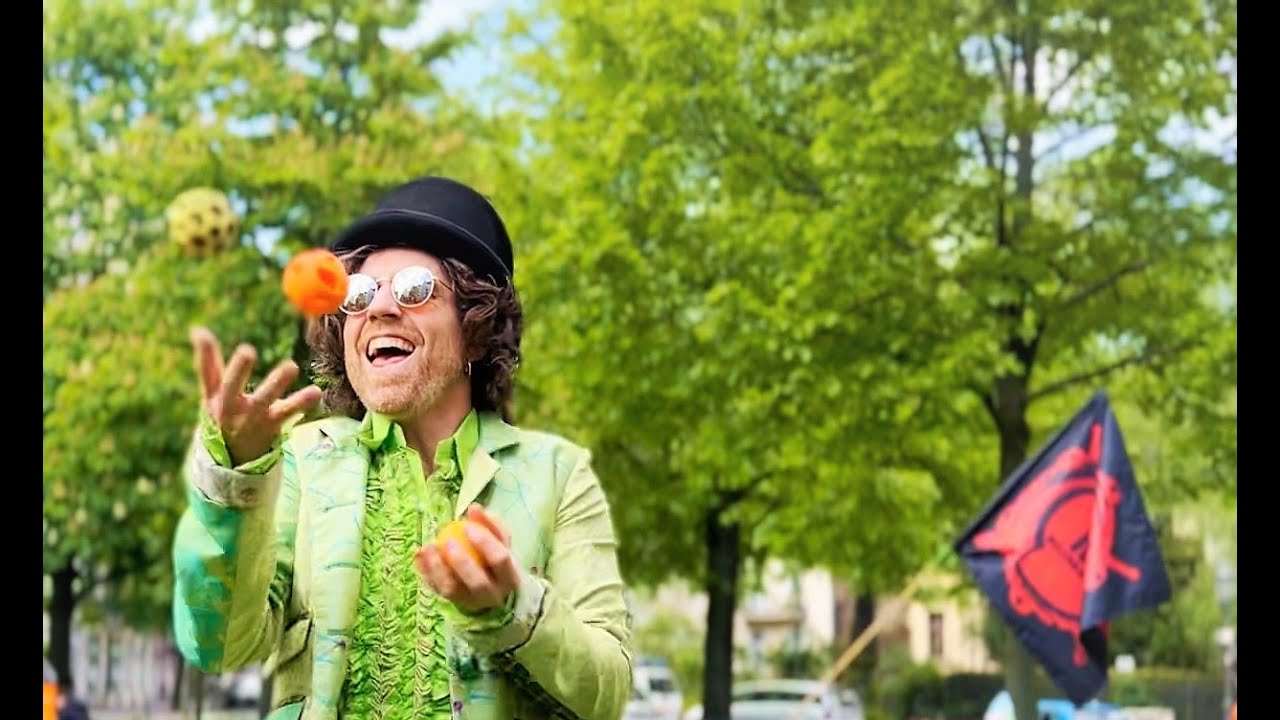 La folie des écorchés - official video - 4. PreRelease 