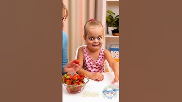 Cool hack for eating strawberries 🍓 #fruit #parenting #lifehacks #useful #diy #crafts