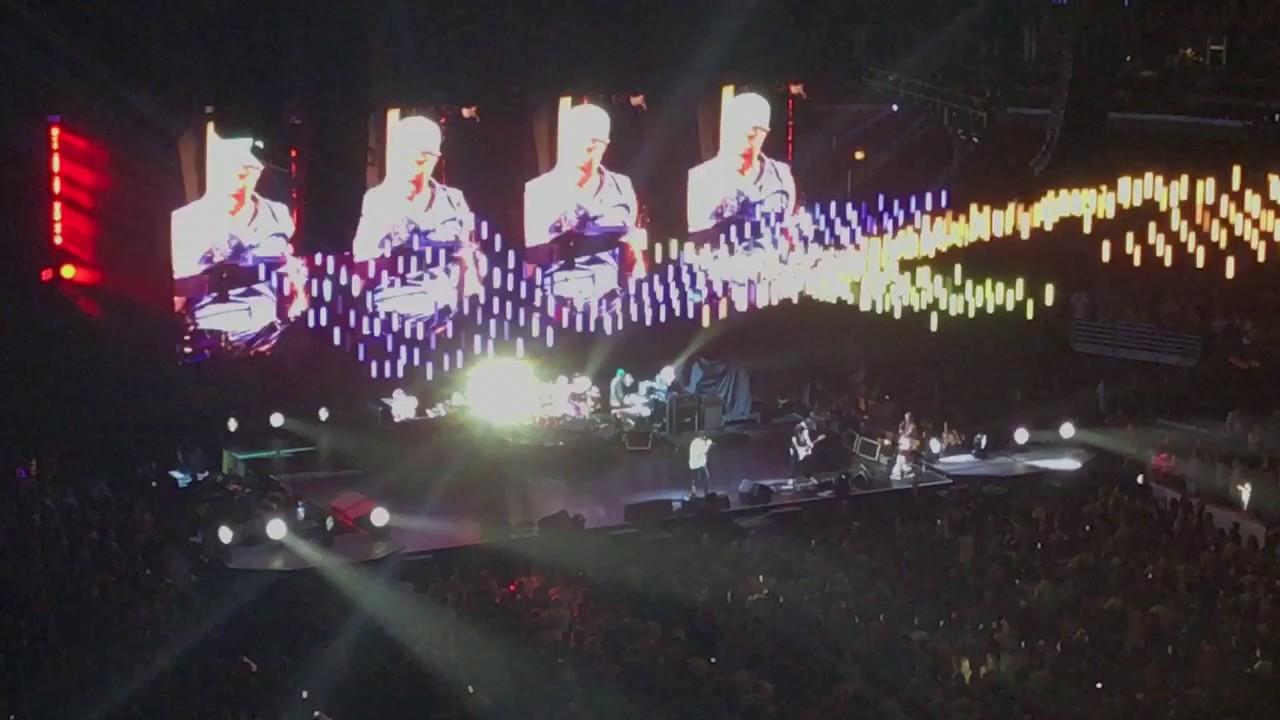 Red Hot Chili Peppers Dark Necessities (Live Chicago 2017) YouTube