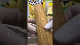 it’s corn 🌽 picking corn at a convenience store #corn #koreanconveniencestore