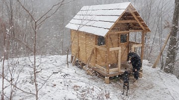 Built a House in an Abandoned Quarry above the Abyss