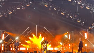 Queens of the Stone Age:- “Battery Acid” Live at The Piece Hall, Halifax, UK 20/6/23