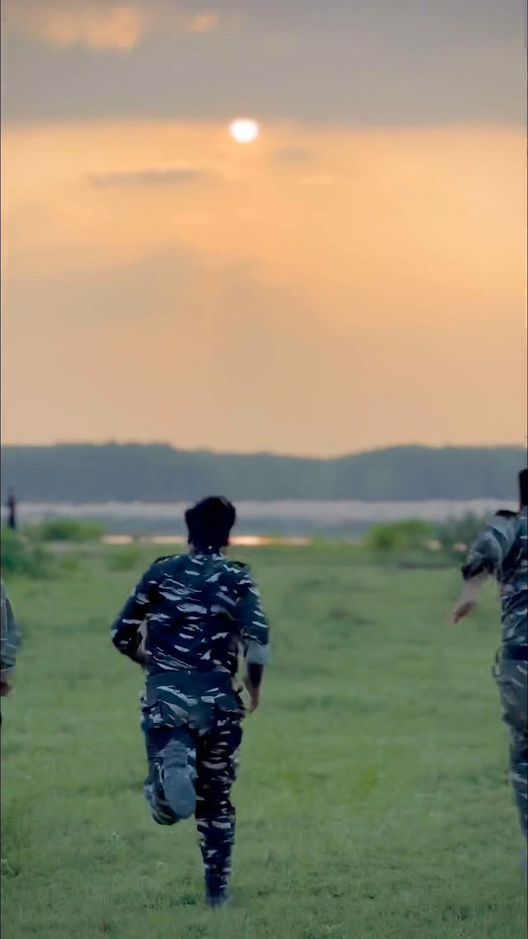 Guru ki sakhti se pareshan foji???? #foryou #army #indiamarmy #emotional #guru #sir #shortfeed