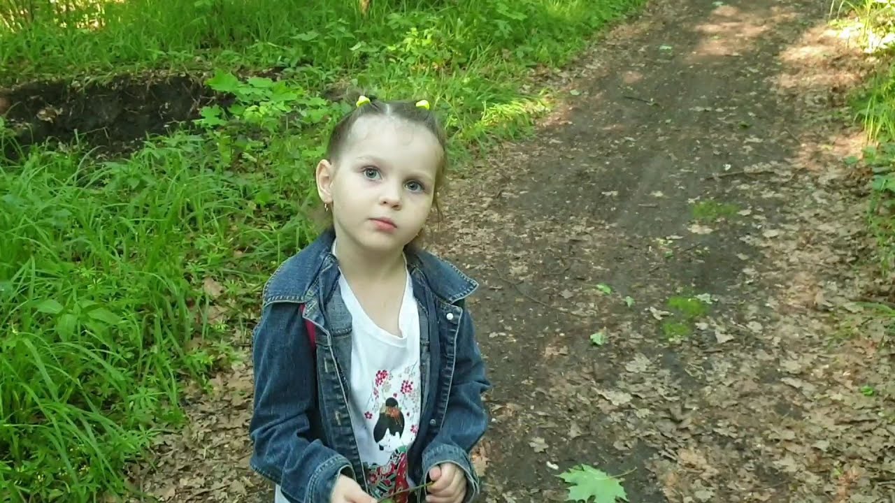 Глубоко сосет в машине