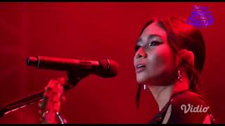 Video thumbnail of "Backburner - NIKI (Live at HITC Jakarta)"