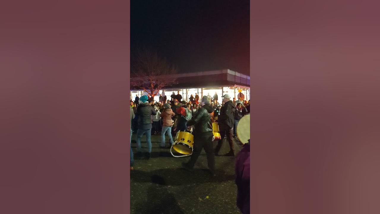 Grand Republic fife and drum corp old saybrook christmas parade YouTube