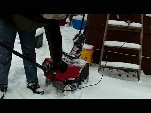 Toro CCR Powerlite Snowblower Extreme Cold Start - YouTube