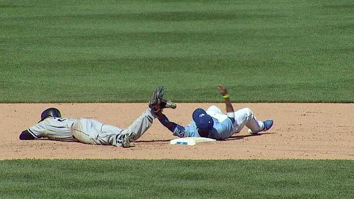 CWS@KC: Francoeur cuts down Wise trying for second