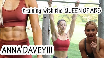 training with the queen of abs 💪👸ANNA DAVEY coaches me through INTENSE 10 min core for climbers!