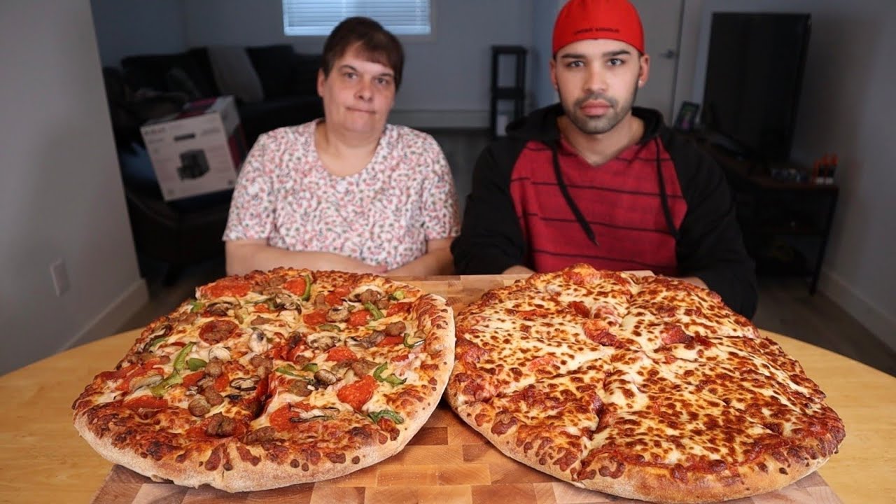 DOMINO'S PIZZA MUKBANG WITH MOM