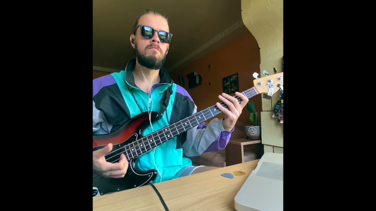 Darkwing Duck theme song (bass cover)