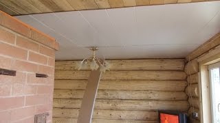 видео Отделка потолка в деревянном доме | Вудлайн Строительная компания WoodLine