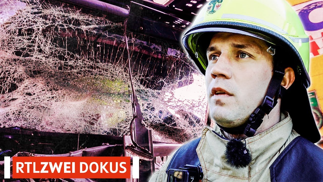 Feuerwehreinsatz auf der Autobahn | Hart in Fahrt | RTLZWEI Dokus