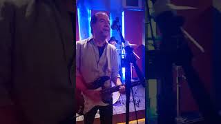 Cins Otonom Mekan Sahnesi Efsane Grup Cins Kemancı