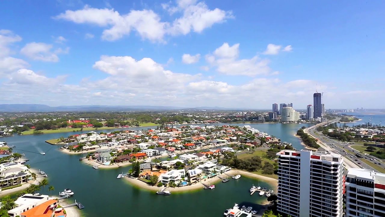 Paradise Waters, 152/12 Commodore Drive