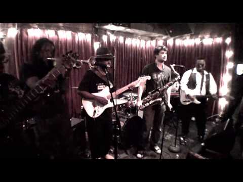 Ernie Vincent and the Top Notes "Kickin' the Blues...