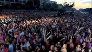 Simply Red - Fake - Live from Budapest June 27th 09 chords