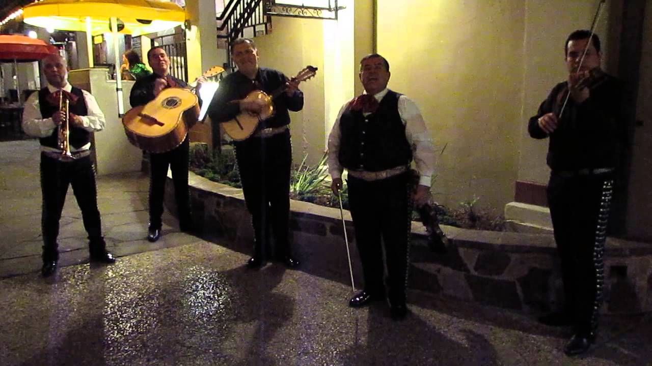 Mariachi Band Plays LIVE on the San Antonio River Walk, 10012015