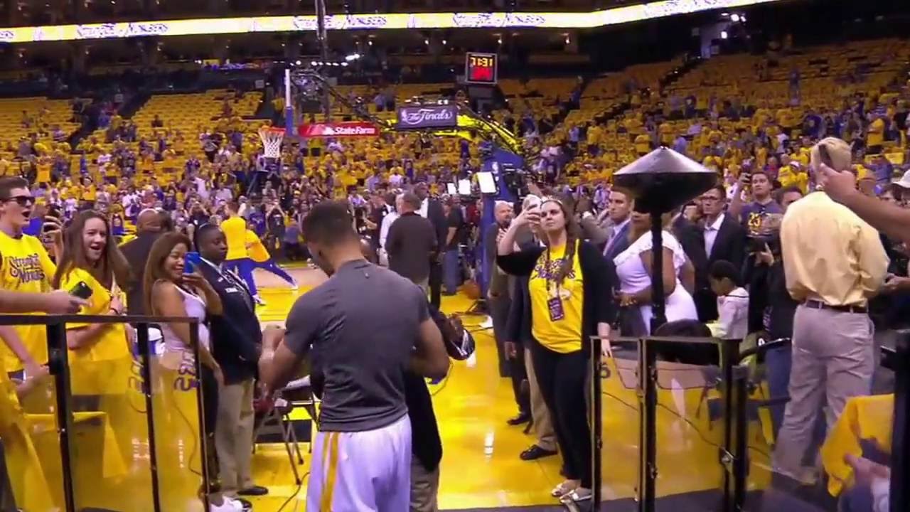 Stephen Curry Makes his tunnel shot on first try | Cavaliers vs Warriors Game 7 | 2016 NBA Finals - YouTube