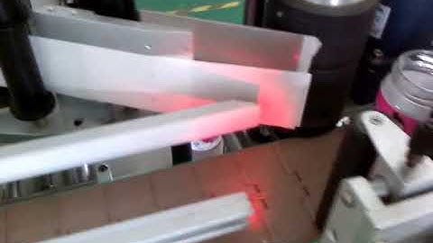 Automatic empty plastic jar bottle labeling machine round bottle positioning labeling line