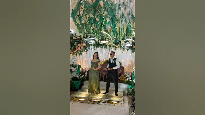 Dancing bridesmaid and groomsmen #dancing #bridesmaid #groomsmen #weddingparty