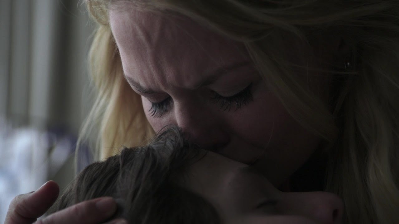 OUAT 1x22 -  Emma gives Henry true loves kiss | Swanqueen scenes HD