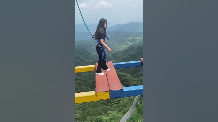 Bungee Jumping With Rope In Beautiful Place,She Dares To Long Jump On The Sky Bridge👍