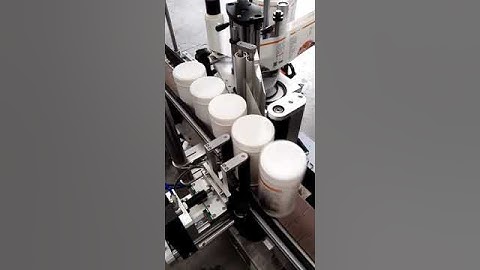 Plastic bottle automatic positioning round bottle labeling machine #labelingmachine #labeling